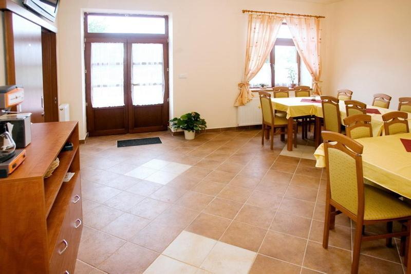 Pension Smetanuv Statek Χράντεκ Κράλοβε Εξωτερικό φωτογραφία